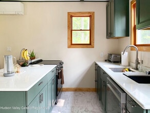 2465 Glasco Turnpike in Woodstock, NY - Building Photo - Building Photo