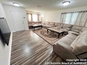 10214 Sandbrook Hill in San Antonio, TX - Building Photo - Building Photo