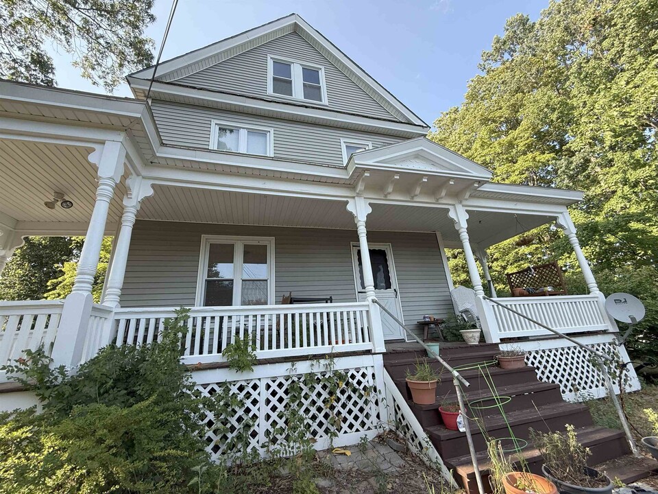 38 Summer St in Nashua, NH - Building Photo