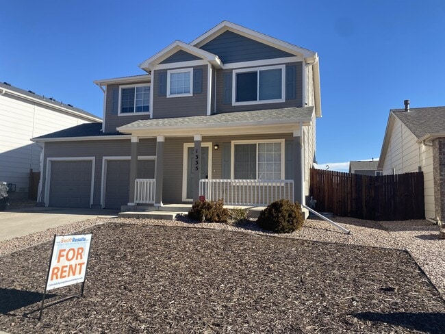 1335 Legend Oak Dr in Fountain, CO - Building Photo - Building Photo