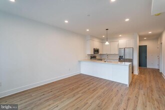 2101 Washington Ave in Philadelphia, PA - Foto de edificio - Building Photo