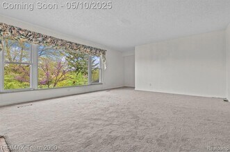 25152 Fairway Dr in Dearborn, MI - Building Photo - Building Photo