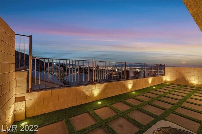 372 Rosefinch St in Henderson, NV - Building Photo - Building Photo