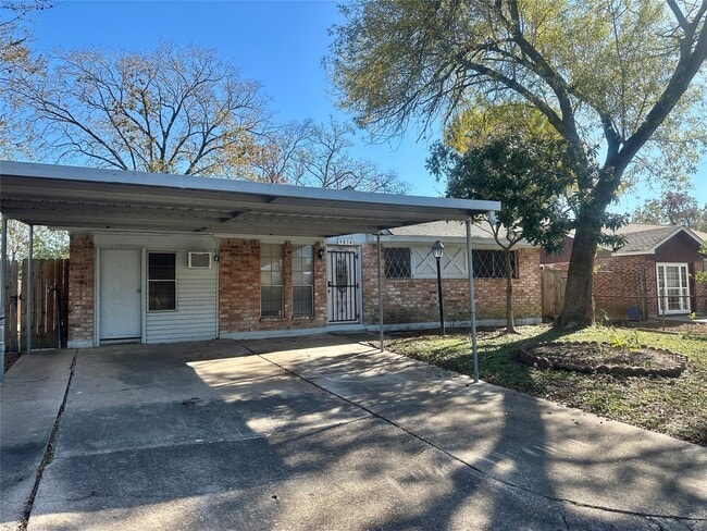 9834 Denning Dr in Houston, TX - Building Photo - Building Photo