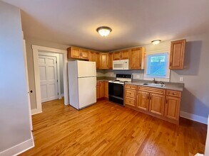 19 Ruggles St, Unit 2 in Westborough, MA - Foto de edificio - Building Photo