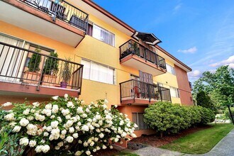 Park Villa Apartments in New Westminster, BC - Building Photo - Building Photo