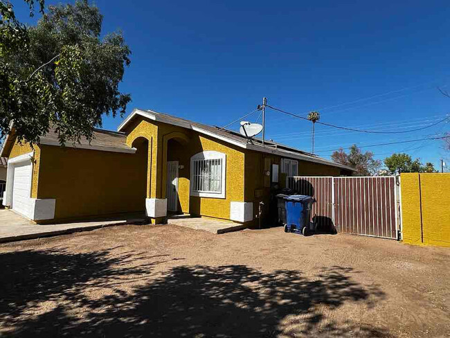 11128 W Mohave St in Tolleson, AZ - Building Photo - Building Photo