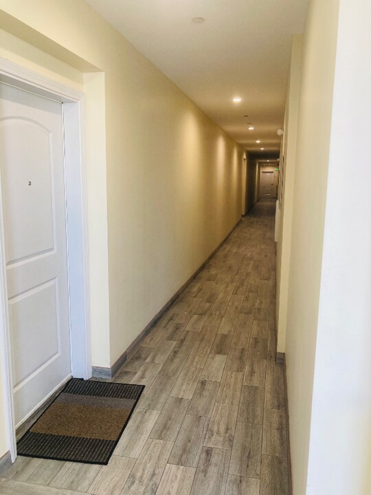 953 Normandie Ave in Los Angeles, CA - Building Photo
