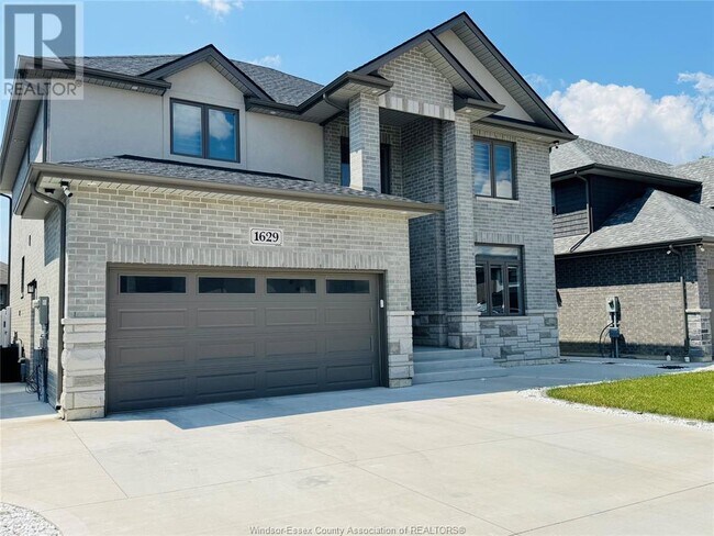 1629 Rockport St in Windsor, ON - Building Photo - Building Photo