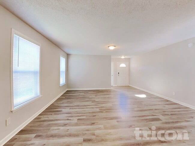 940 Ravine Dr, Unit 1207 in Franklin, IN - Foto de edificio - Building Photo