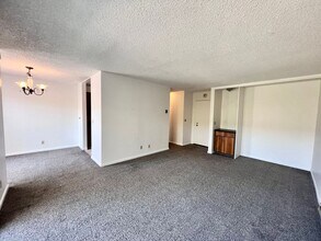 2 Commodore Dr in Emeryville, CA - Building Photo - Building Photo
