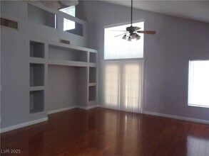 878 E Scarlet Haze Ave in Las Vegas, NV - Building Photo - Building Photo