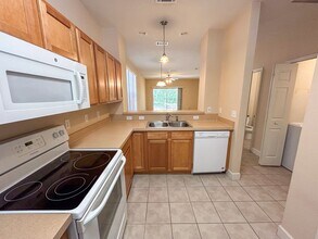 861 NW 21st Ave in Gainesville, FL - Building Photo - Building Photo