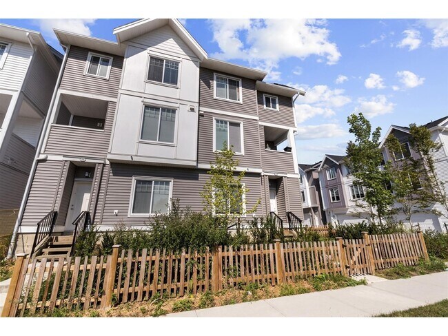 8033-166B 166b St in Surrey, BC - Building Photo - Building Photo