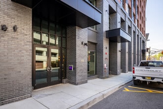 48 Bank St in Morristown, NJ - Building Photo - Building Photo