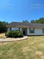 1419 Oak Hill Dr in Anderson, SC - Building Photo