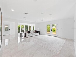 5017 Pelleport Ave in Belle Isle, FL - Building Photo - Building Photo