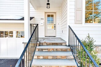 306 Hunter St in Mamaroneck, NY - Building Photo - Building Photo