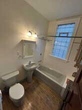 2379 S Howell Ave, Unit 2379 A in Milwaukee, WI - Building Photo - Building Photo