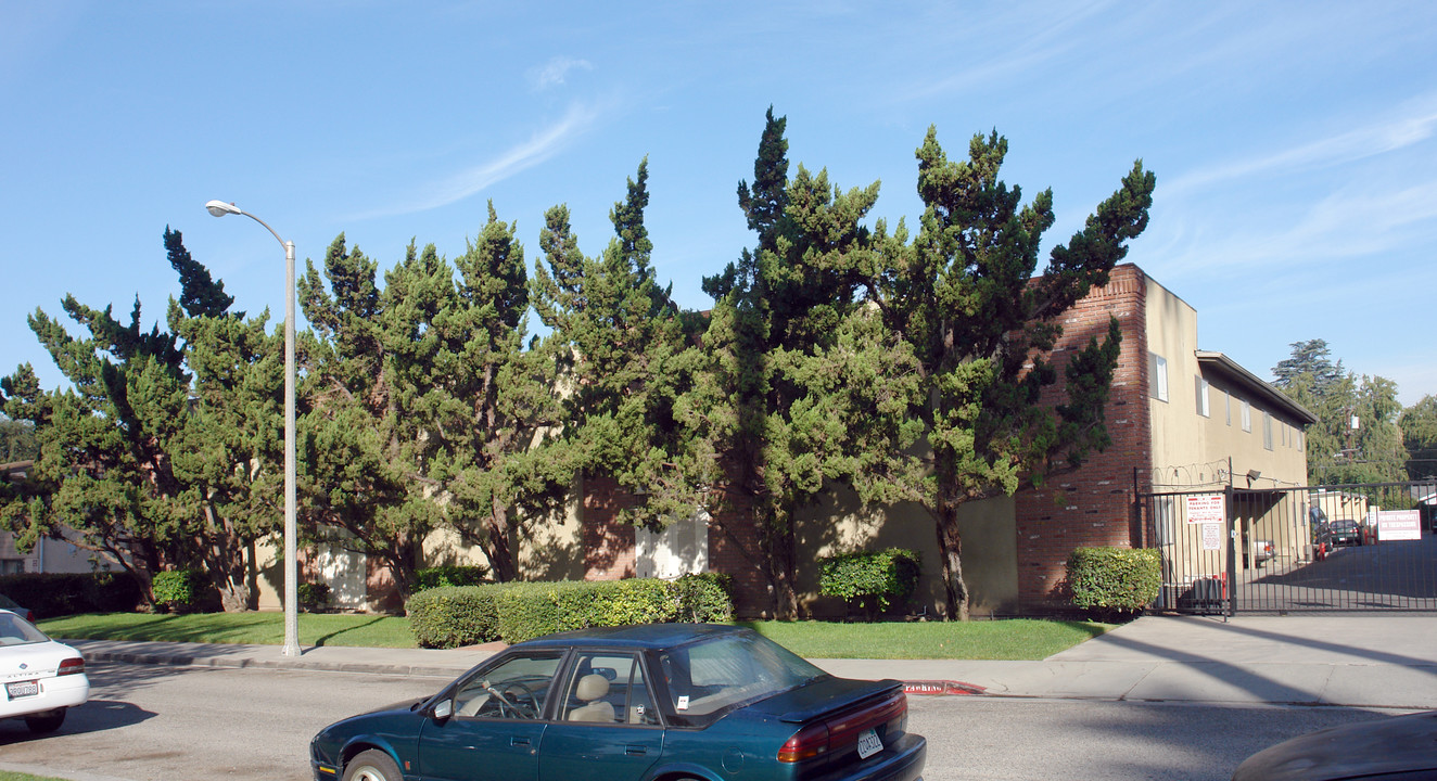 Richelieu Apartments in Riverside, CA - Building Photo