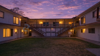 132 W 18th St in Merced, CA - Building Photo - Building Photo