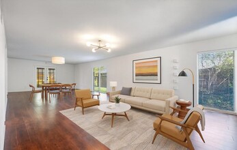 10630 Olympia Dr in Houston, TX - Building Photo - Building Photo