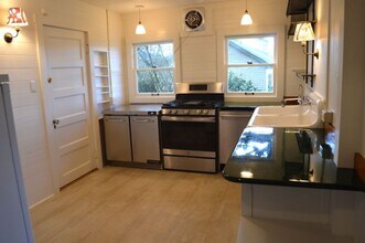 141 San Carlos Ave in Sausalito, CA - Building Photo - Building Photo