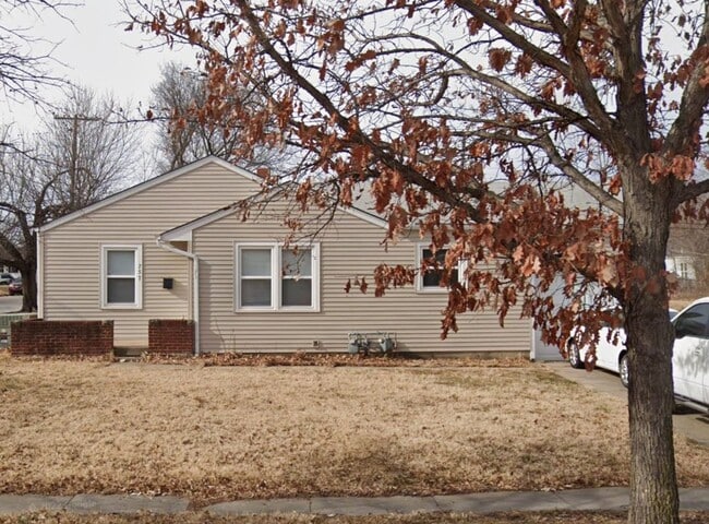 property at 757 S Dellrose St