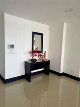 2017 S Ocean Dr in Hallandale Beach, FL - Building Photo - Building Photo