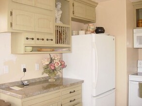 24490 Willow Pass Dr in Tehachapi, CA - Building Photo - Building Photo