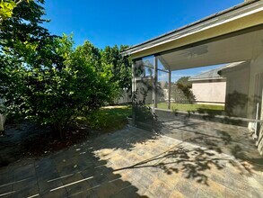 2014 Normandy Cir in West Palm Beach, FL - Foto de edificio - Building Photo
