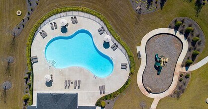 Poplar Village in Newnan, GA - Foto de edificio - Building Photo