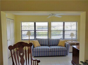 5211 SE Sea Island Way in Stuart, FL - Building Photo - Building Photo