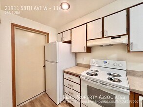 21911 58th Ave W in Mountlake Terrace, WA - Building Photo - Building Photo