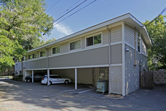 Midtown Manor Rooming House in Sacramento, CA - Building Photo - Building Photo