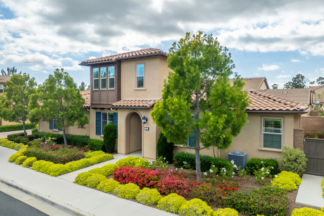 118 Burgess in Irvine, CA - Foto de edificio