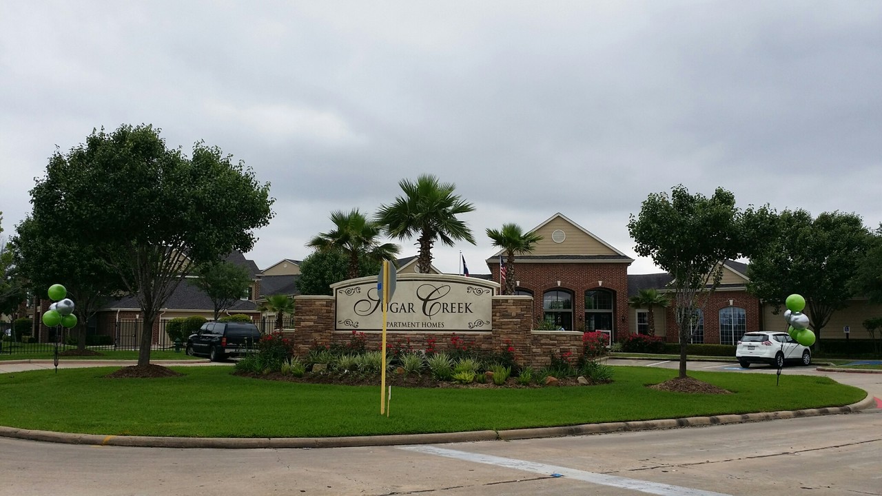 Sugar Creek Apartments in Houston, TX - Building Photo