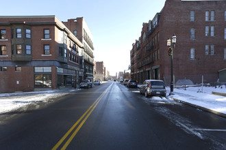 189 Middlesex St in Lowell, MA - Foto de edificio - Building Photo