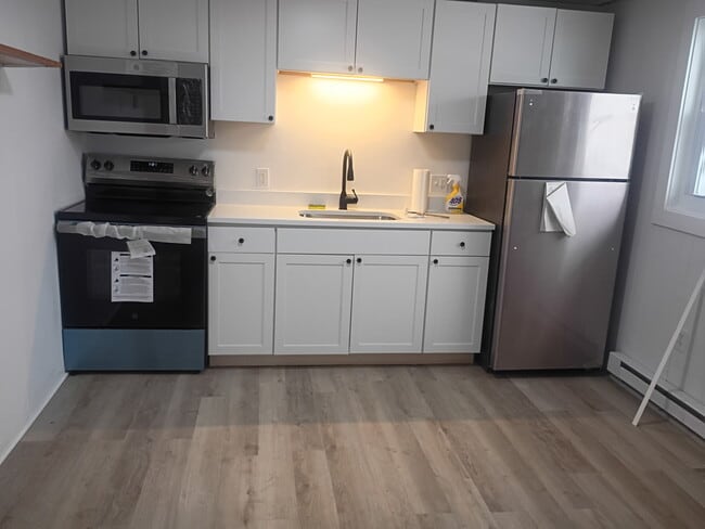 61 Ten Broeck Ave, Unit 6, Unit 6