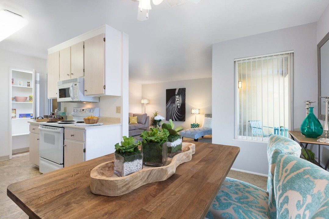 Mission Heights Apartments in Hayward, CA - Building Photo