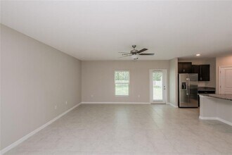 5227 White Chicory Dr in Apollo Beach, FL - Building Photo - Building Photo