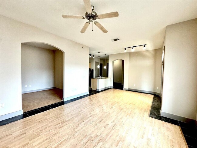 3660 Richmond Ave. in Houston, TX - Building Photo - Building Photo