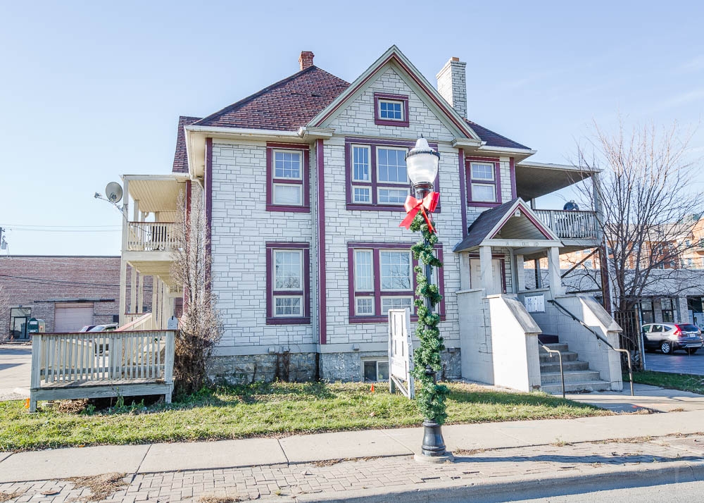 14 N York Rd in Bensenville, IL - Foto de edificio