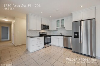 1230 Park Ave W in Highland Park, IL - Building Photo - Building Photo