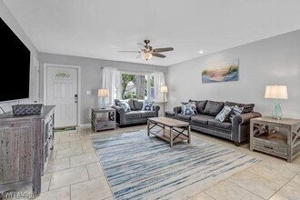 3522 SE 17th Ave, Unit 2 in Cape Coral, FL - Building Photo - Building Photo