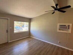 2032 Warwick St in Tallahassee, FL - Building Photo - Building Photo