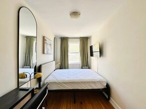 Furnished room/NOT APARTMENT, Unit 4 in Brooklyn, NY - Building Photo - Building Photo