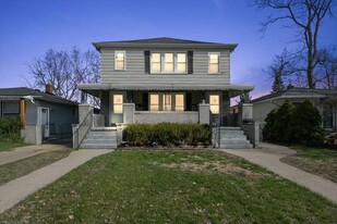 241 Girard Ave in Royal Oak, MI - Building Photo