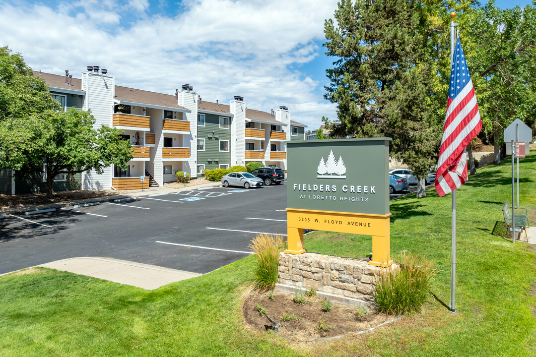 Fielders Creek in Englewood, CO - Building Photo