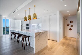 1 Collins Ave in Miami Beach, FL - Building Photo - Building Photo